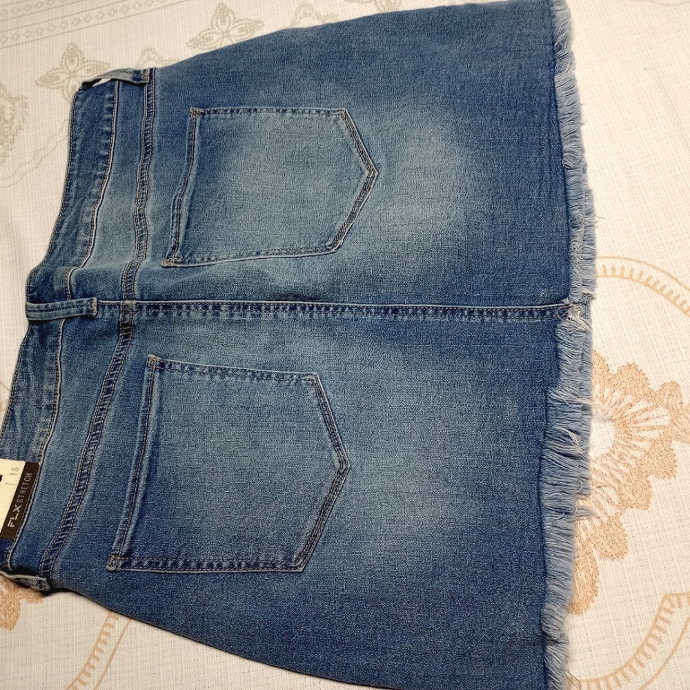 Mudd size 15 women's new skirt